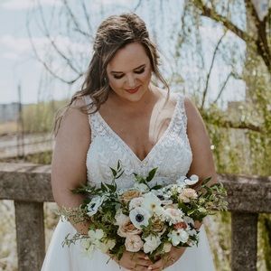 Sincerity Bridal #44120 Wedding Dress / Natural Waist / Chapel Length Train